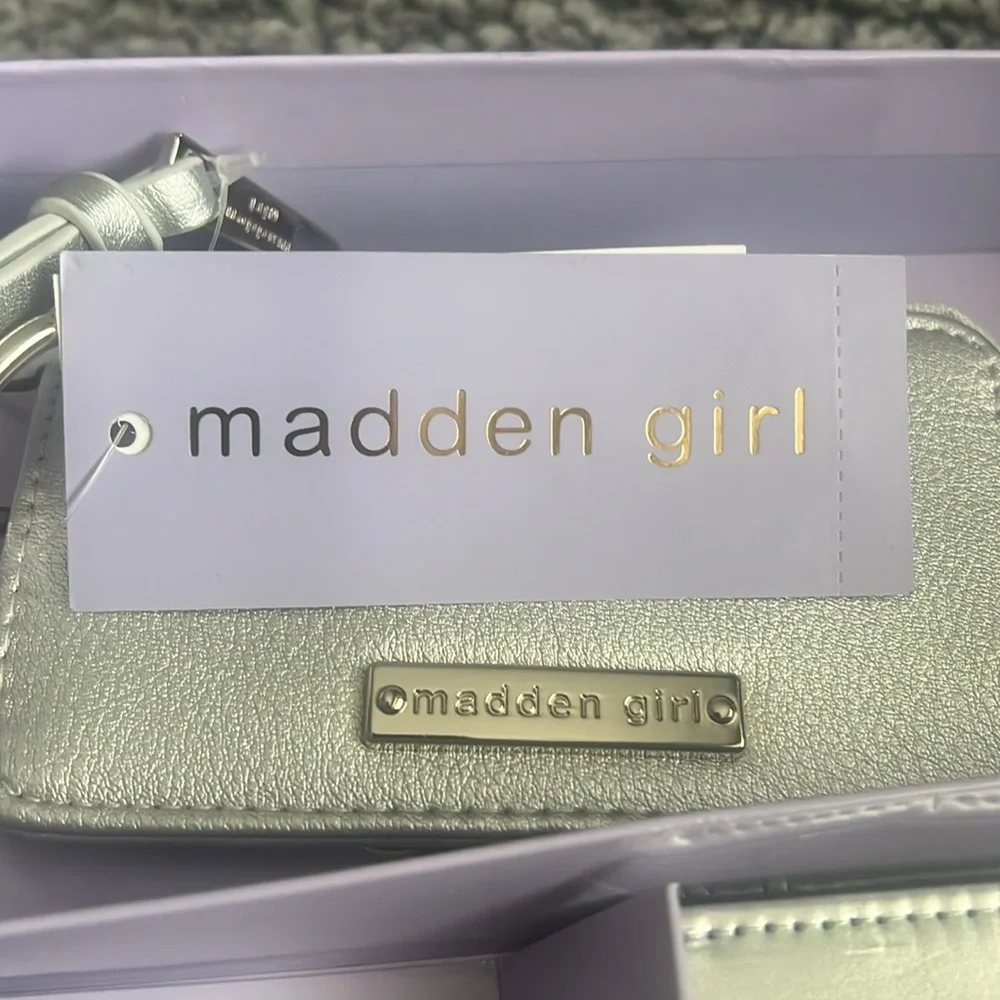 NWT Madden Girl cute silver , 3 piece gift set,coin or card, pouch, tech case